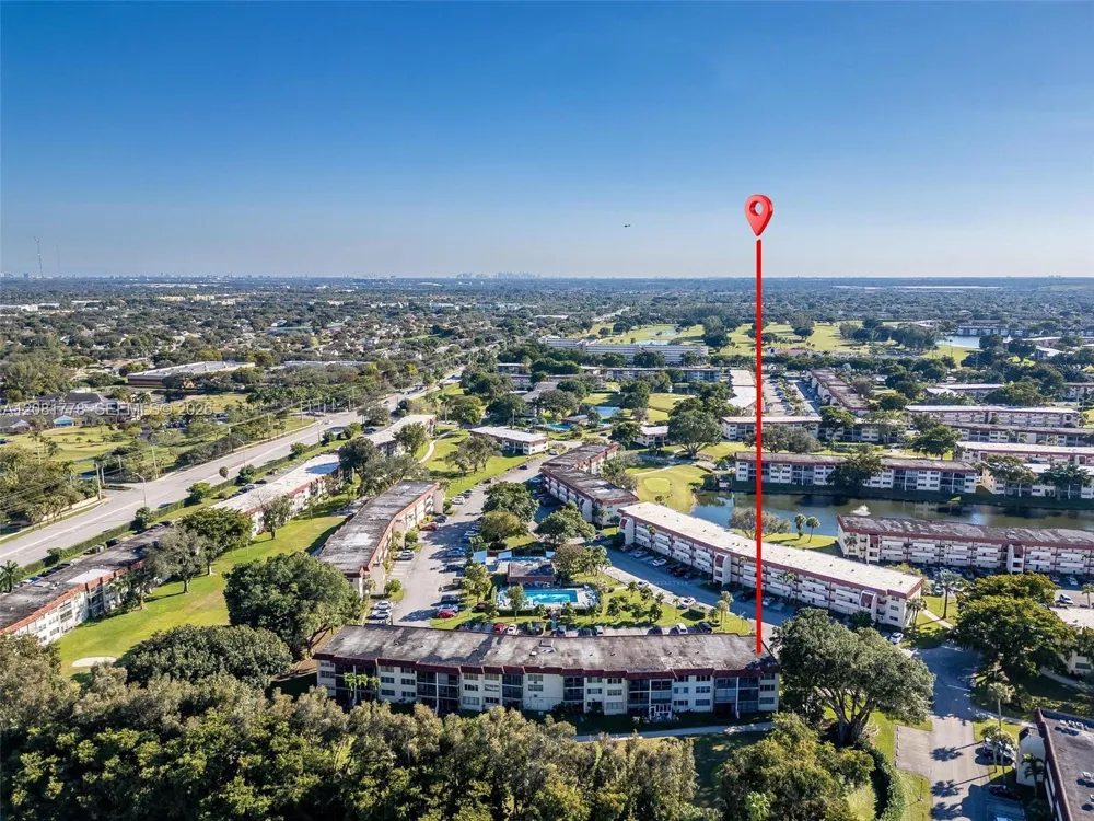 300 S Hollybrook Dr #310 Pembroke Pines, FL 33025