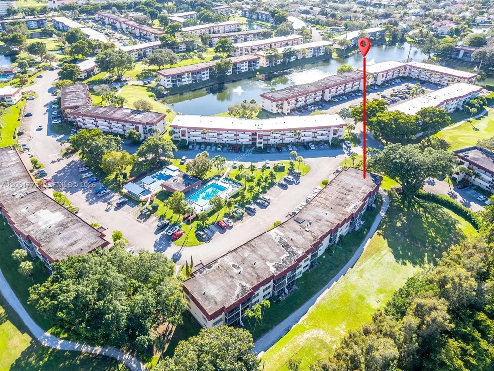 300 S Hollybrook Dr #310 Pembroke Pines, FL 33025