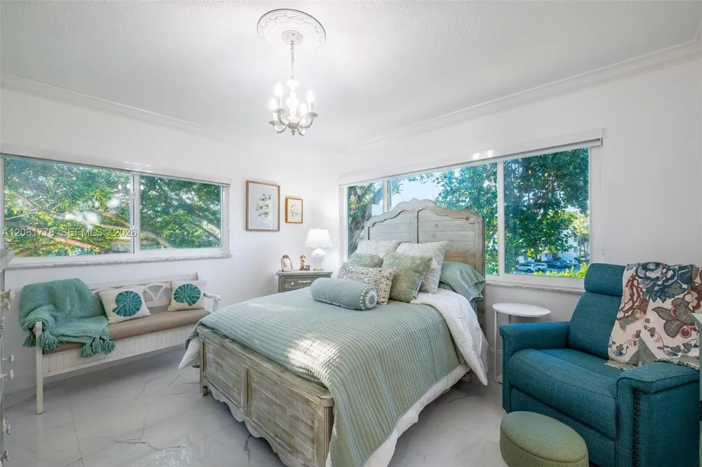 300 S Hollybrook Dr #310 Pembroke Pines, FL 33025