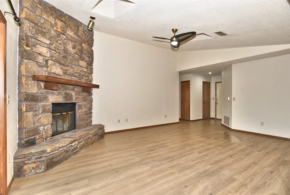 2500 W Honolulu Street Broken Arrow, OK 74012