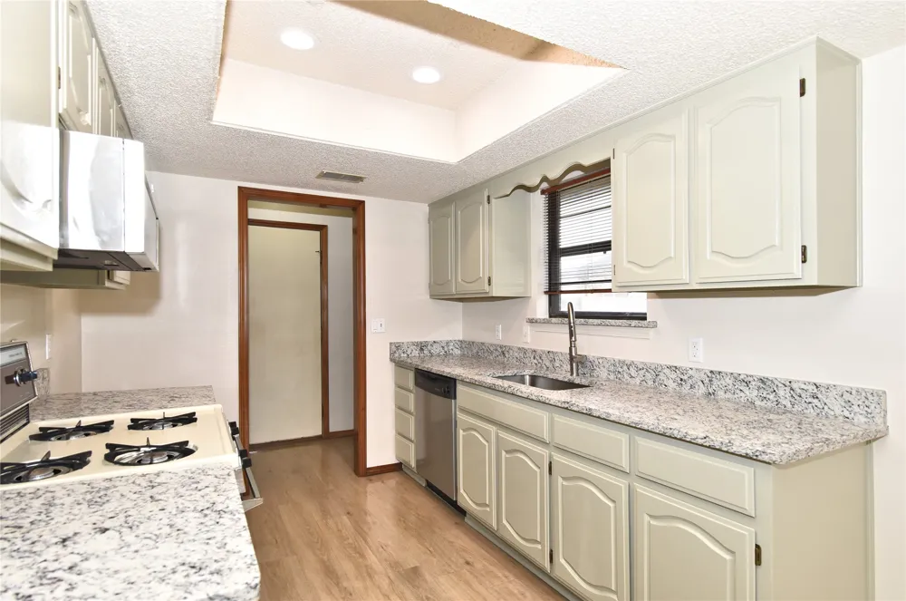 2500 W Honolulu Street Broken Arrow, OK 74012