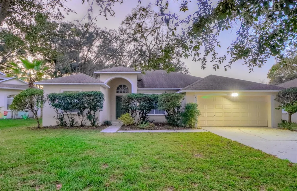 207 TAYLOR BAY LANE Brandon, FL 33510