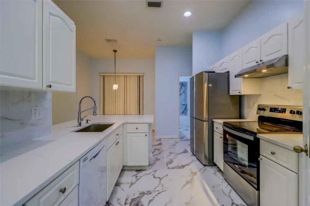 207 TAYLOR BAY LANE Brandon, FL 33510