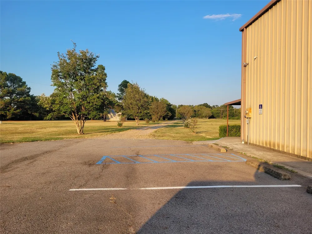 1245 NW 19TH Paris, TX 75460