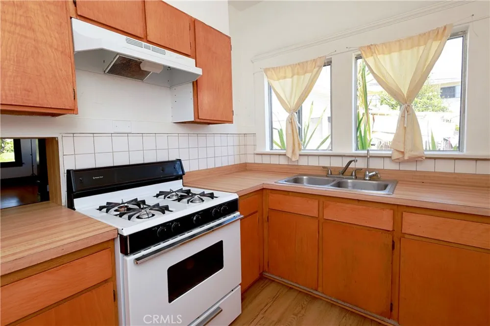 924 Stoneman Alhambra, CA 91801
