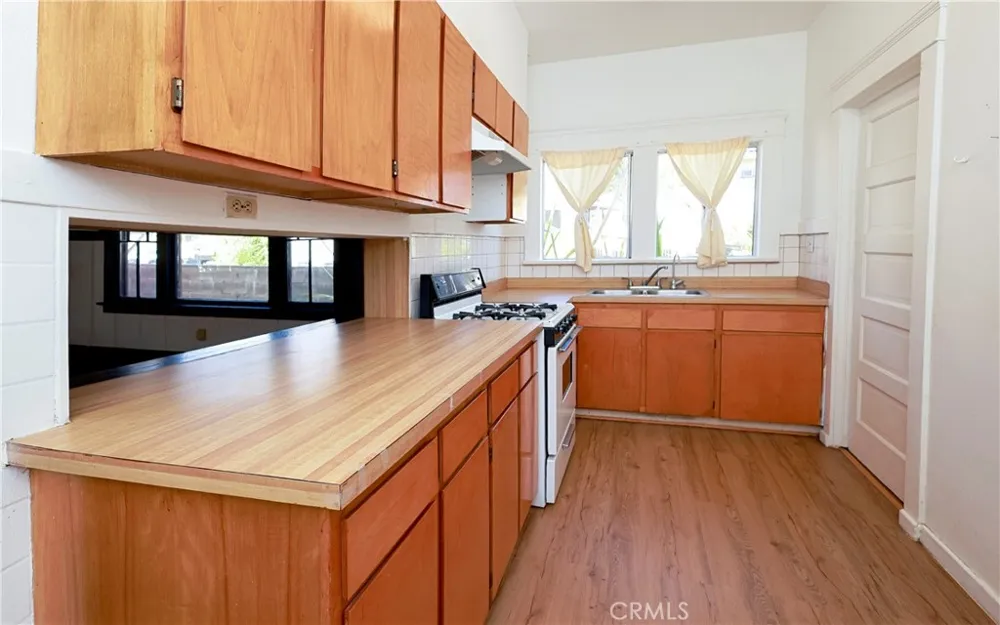 924 Stoneman Alhambra, CA 91801