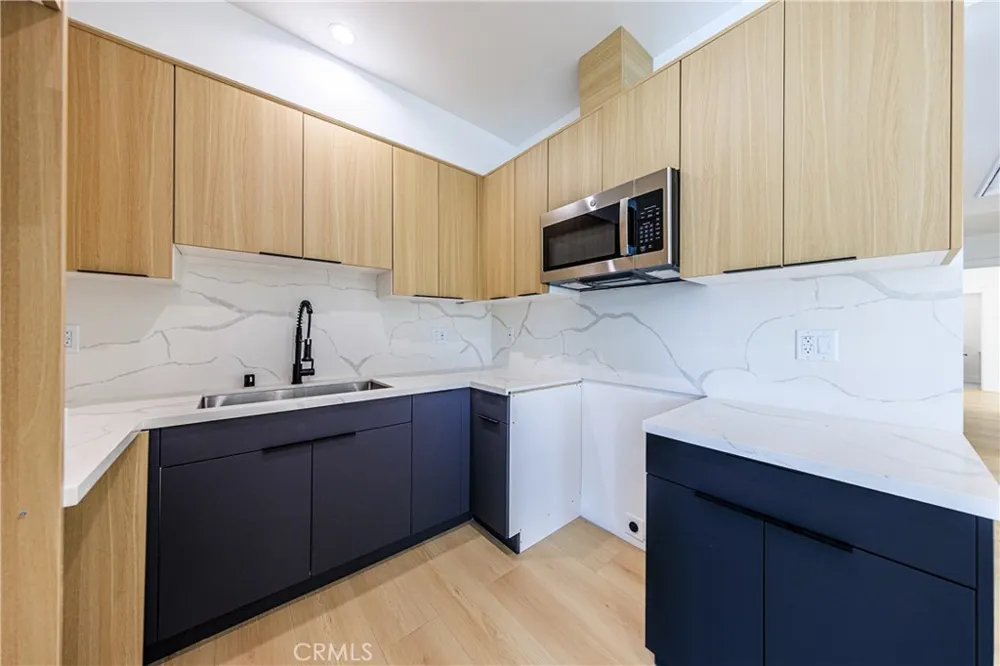 1015 Citrus Avenue #3 Los Angeles, CA 90019