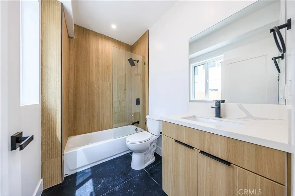 1015 Citrus Avenue #3 Los Angeles, CA 90019