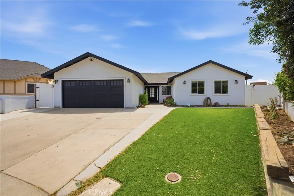 209 Southshore Lake Elsinore, CA 92530