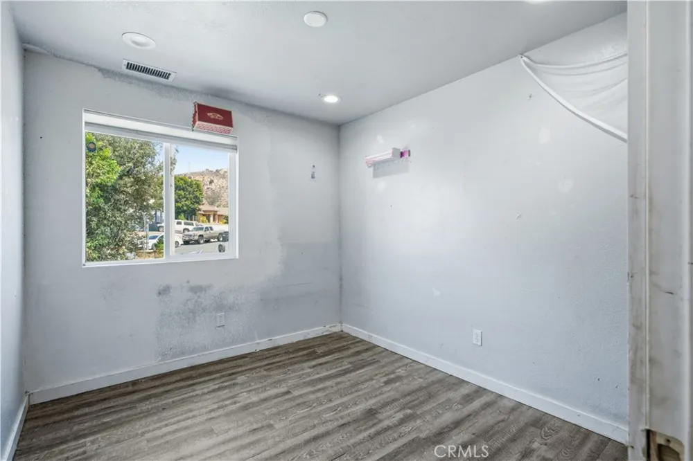 209 Southshore Lake Elsinore, CA 92530