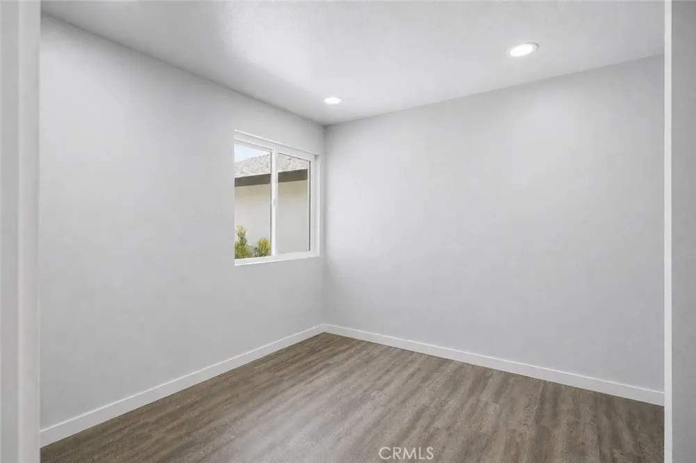 209 Southshore Lake Elsinore, CA 92530