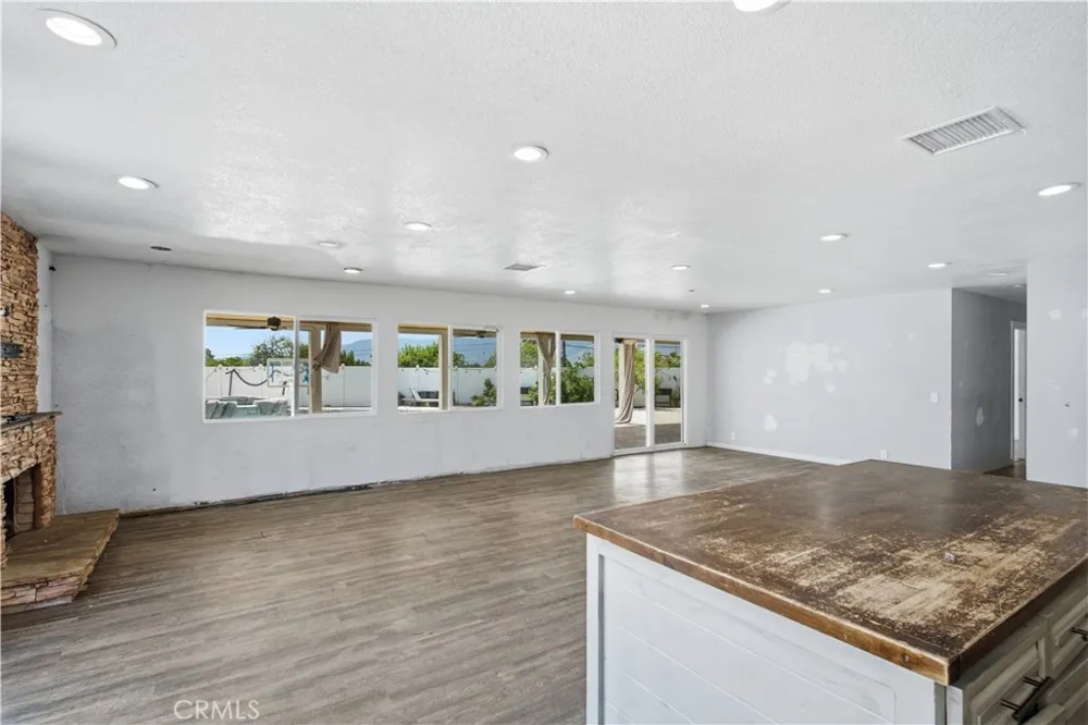 209 Southshore Lake Elsinore, CA 92530