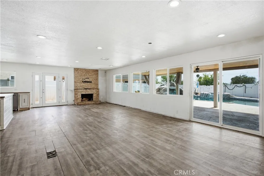 209 Southshore Lake Elsinore, CA 92530