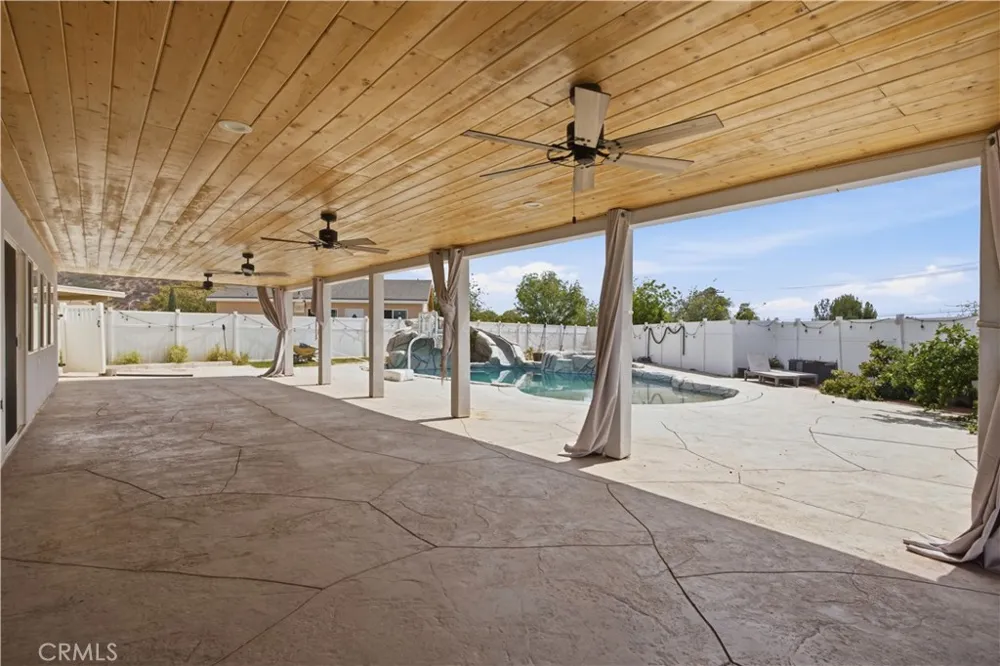 209 Southshore Lake Elsinore, CA 92530