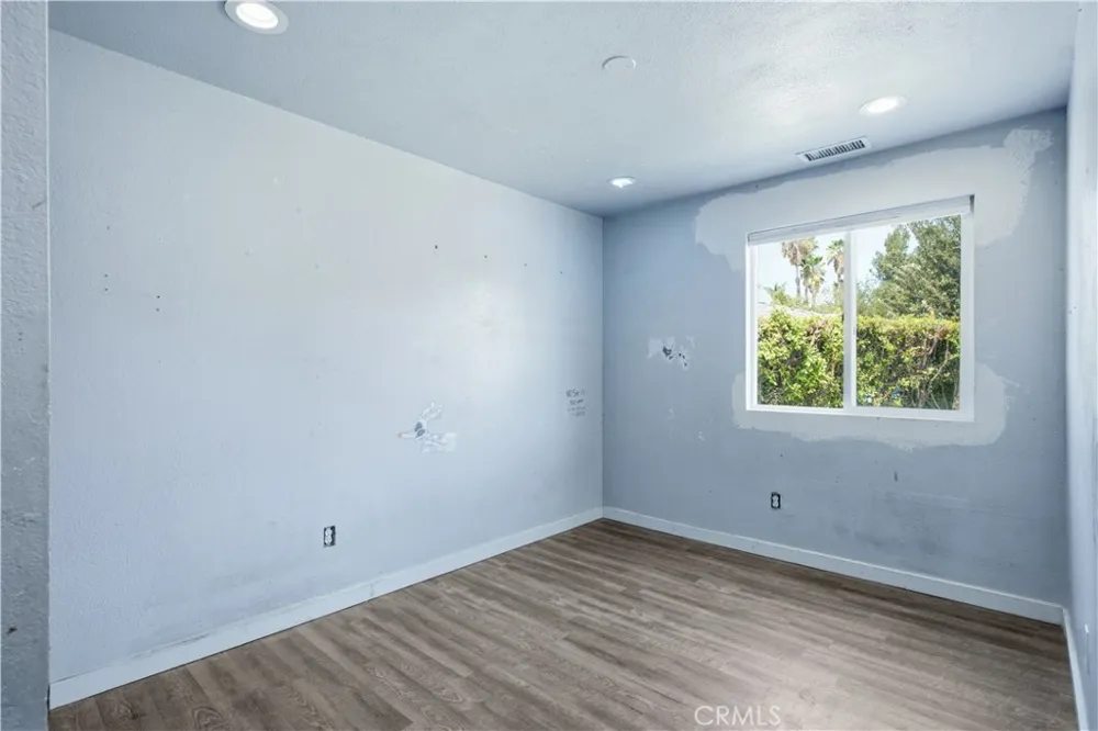 209 Southshore Lake Elsinore, CA 92530