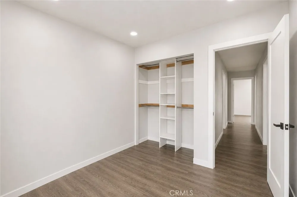 209 Southshore Lake Elsinore, CA 92530