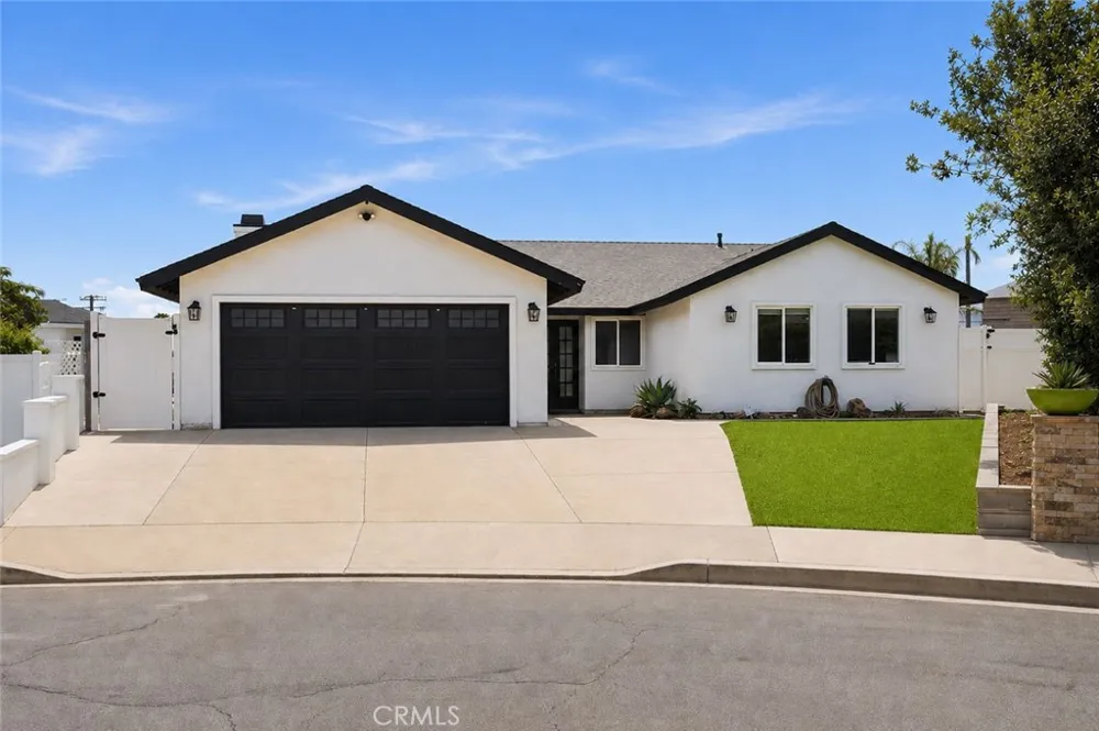 209 Southshore Lake Elsinore, CA 92530
