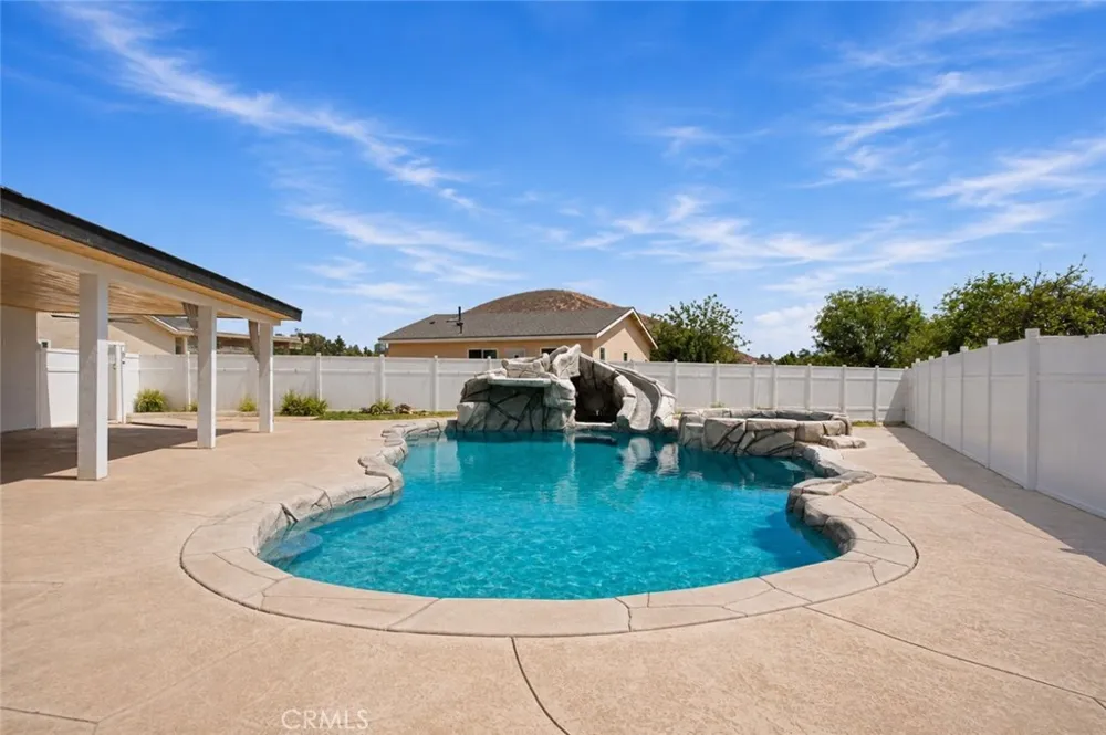 209 Southshore Lake Elsinore, CA 92530