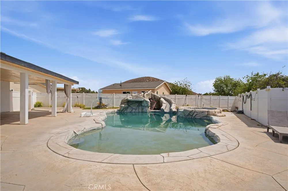 209 Southshore Lake Elsinore, CA 92530