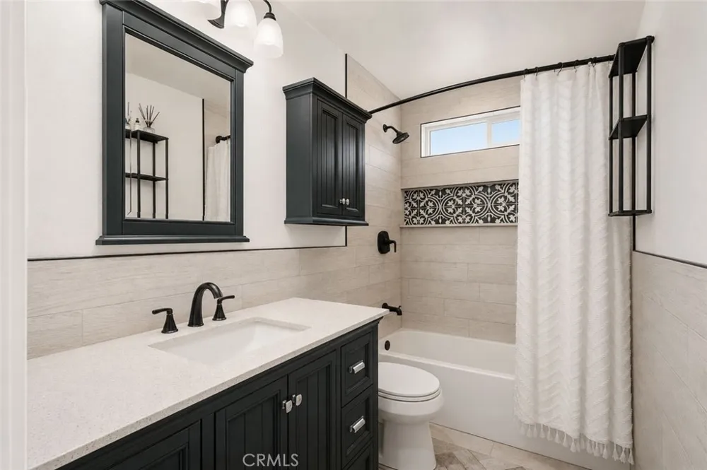 209 Southshore Lake Elsinore, CA 92530