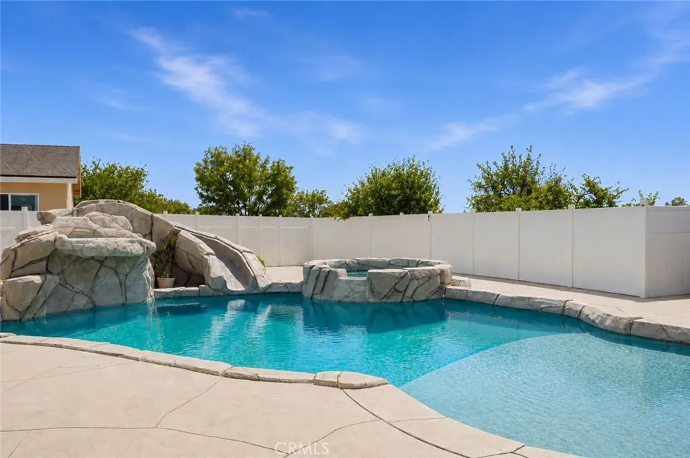 209 Southshore Lake Elsinore, CA 92530