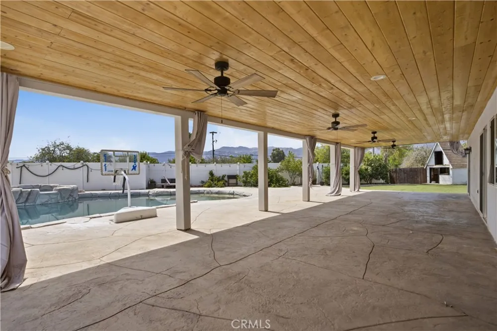 209 Southshore Lake Elsinore, CA 92530