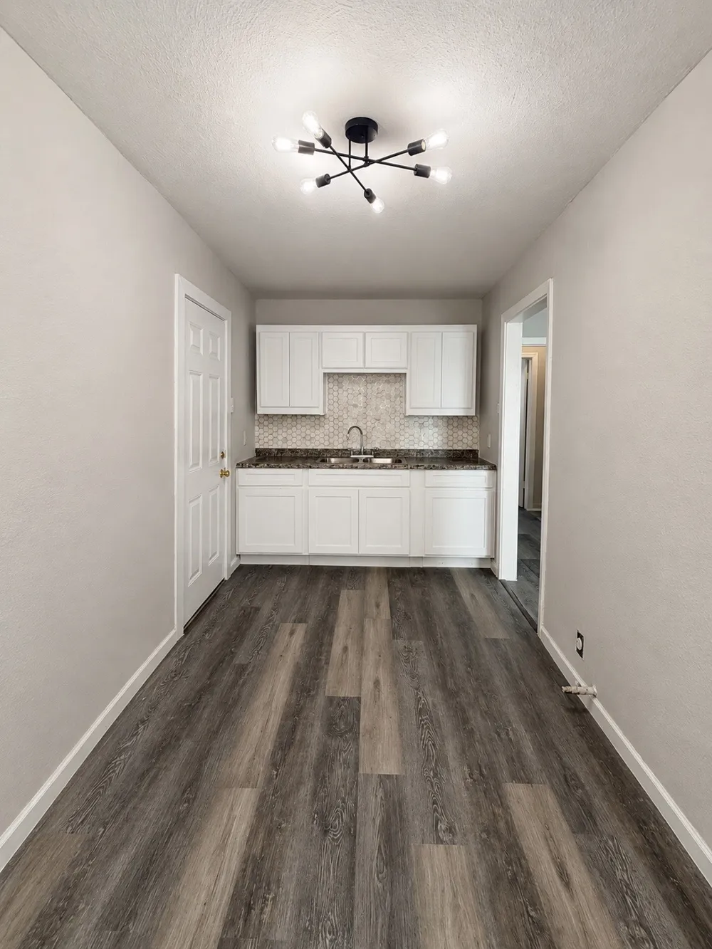 2801 Burchill Road S Fort Worth, TX 76105