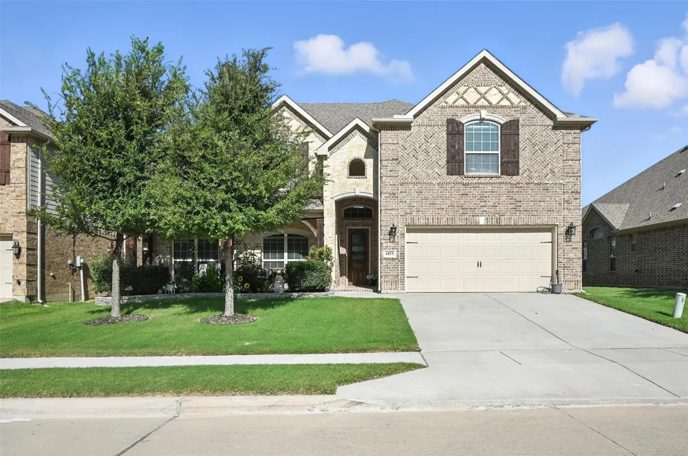 6153 Gibbons Creek Street Fort Worth, TX 76179