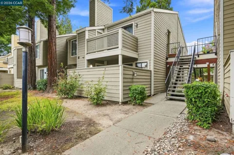 290 Eastridge Dr