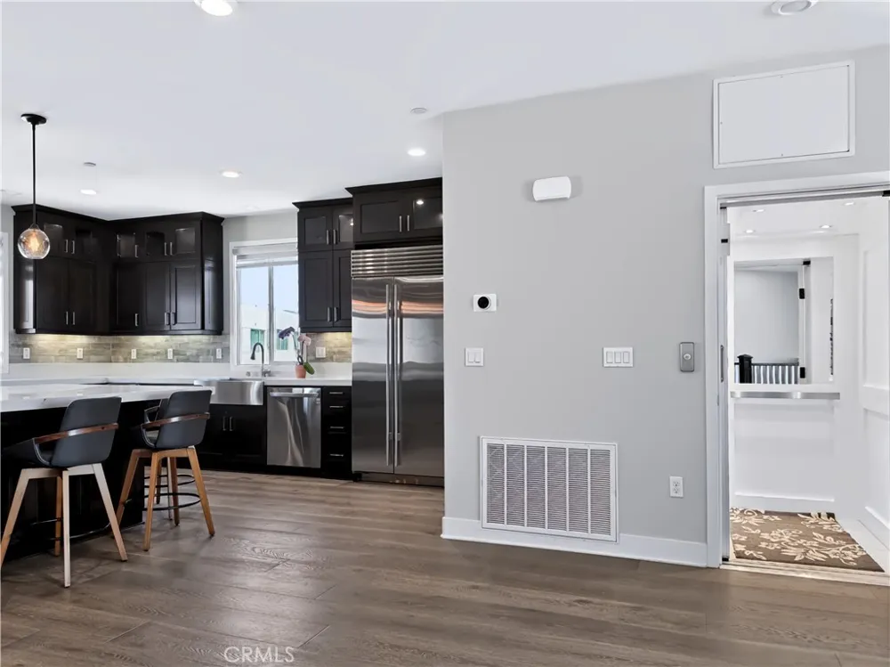 195 Stellar Irvine, CA 92618