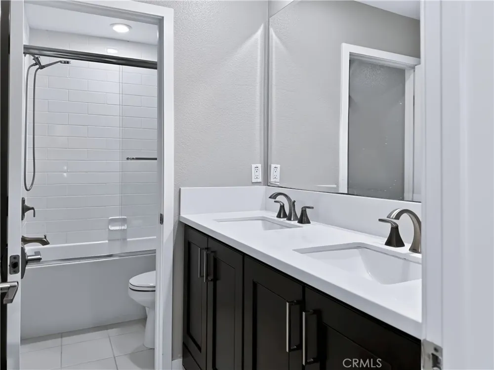 195 Stellar Irvine, CA 92618