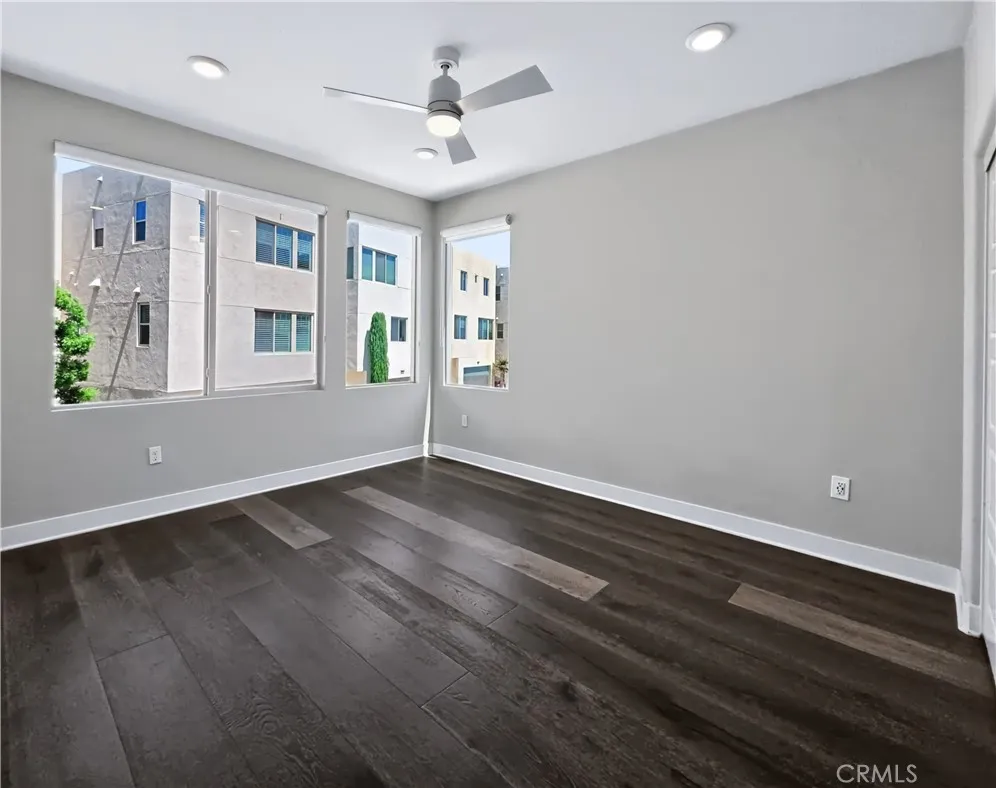 195 Stellar Irvine, CA 92618