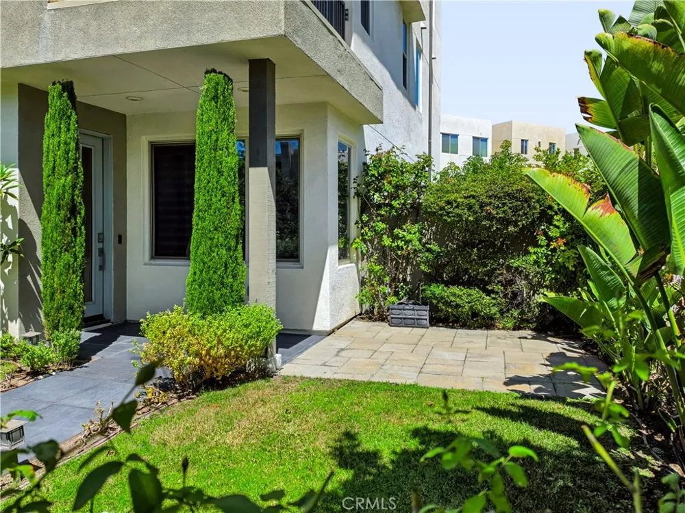 195 Stellar Irvine, CA 92618