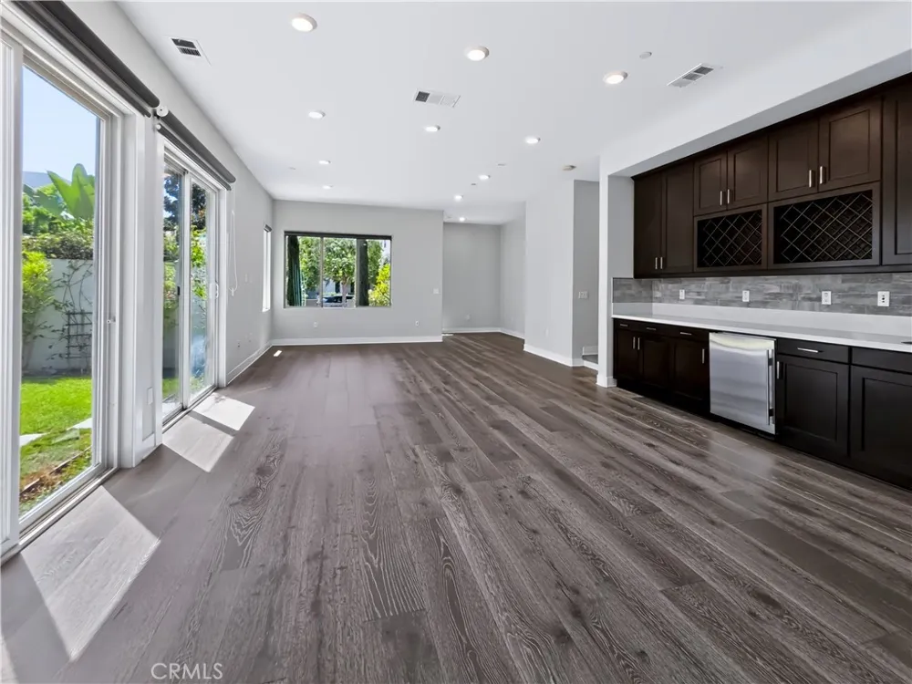 195 Stellar Irvine, CA 92618