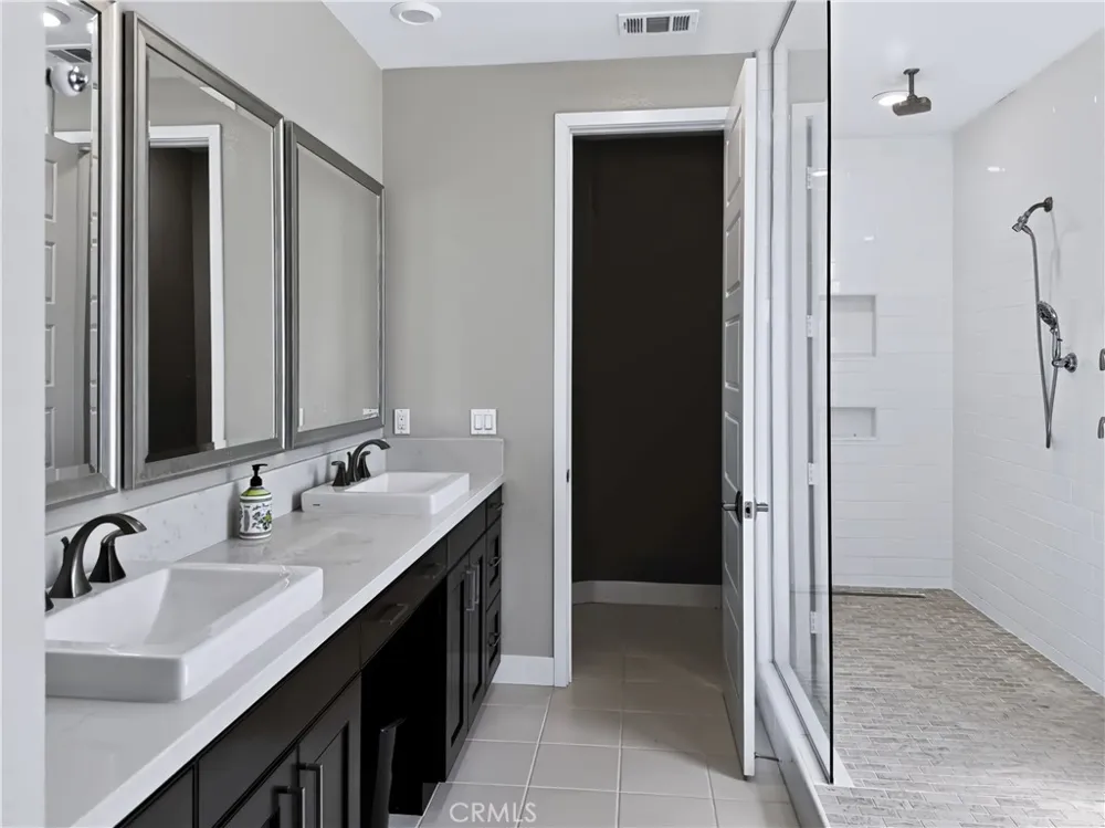 195 Stellar Irvine, CA 92618