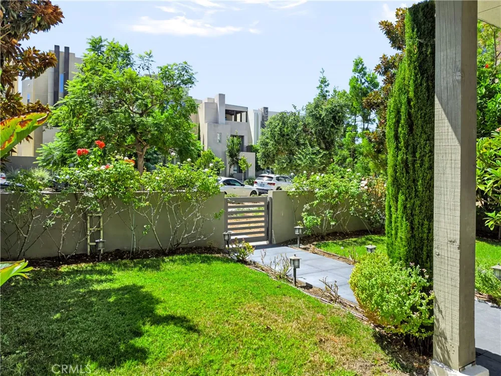 195 Stellar Irvine, CA 92618