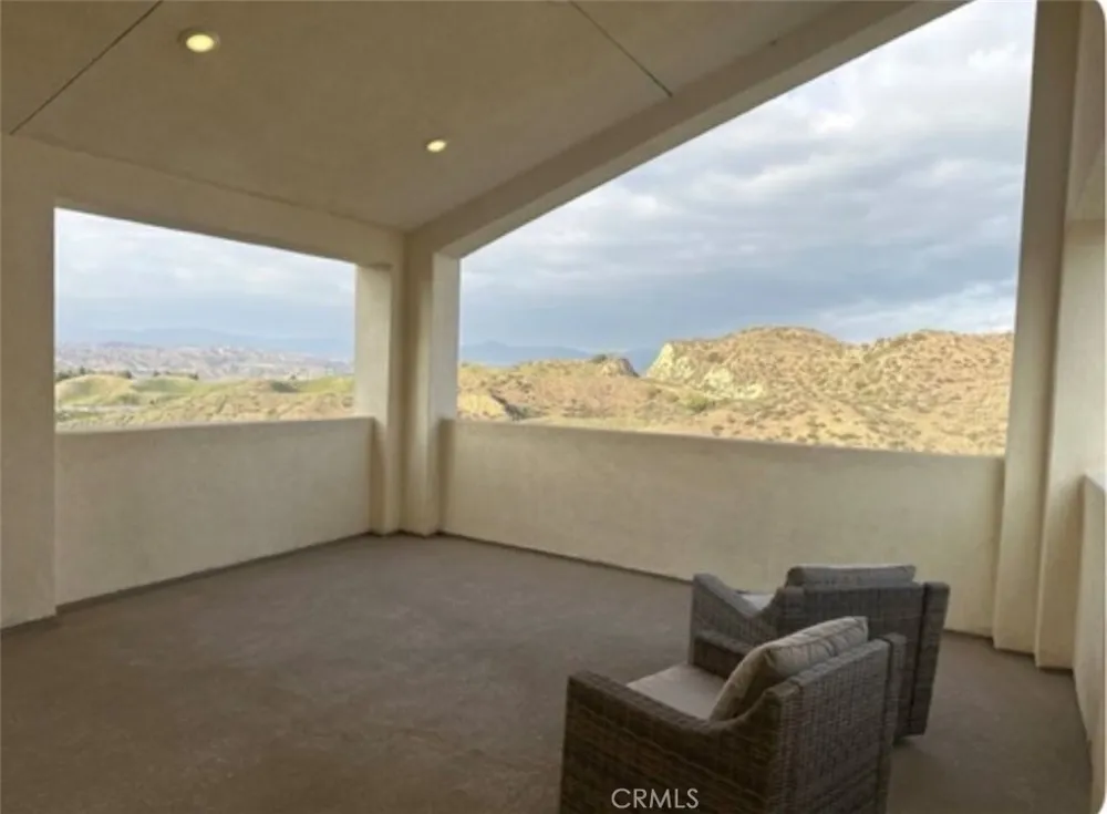 27148 Skyland Valencia, CA 91381