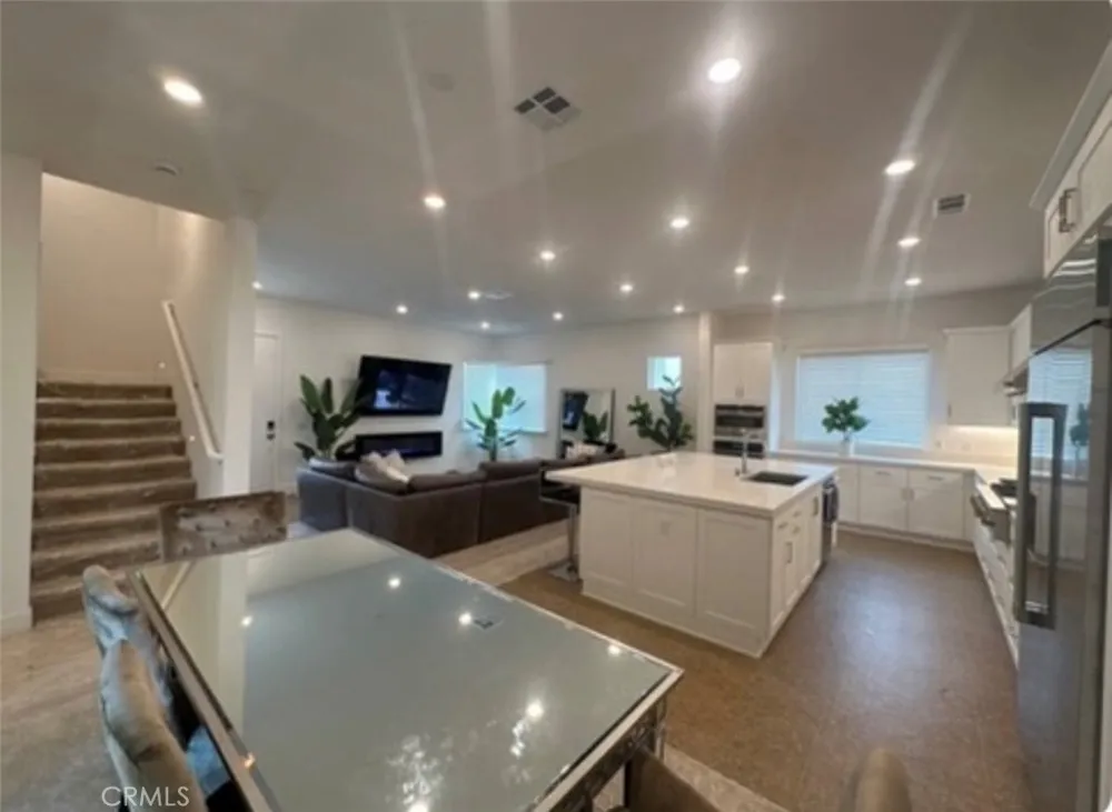 27148 Skyland Valencia, CA 91381