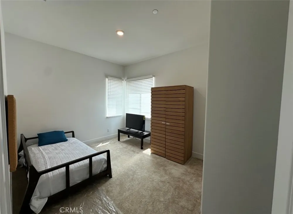 27148 Skyland Valencia, CA 91381