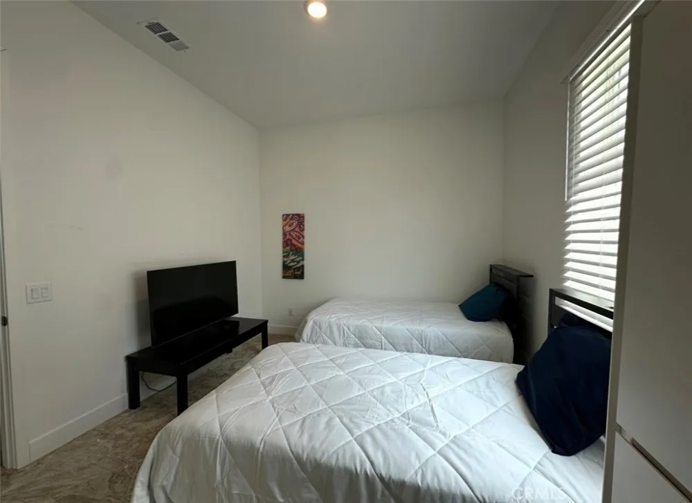 27148 Skyland Valencia, CA 91381