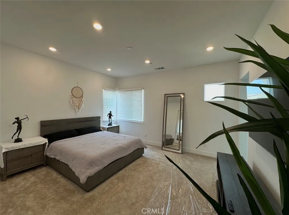 27148 Skyland Valencia, CA 91381