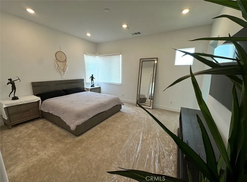 27148 Skyland Valencia, CA 91381