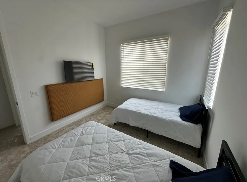 27148 Skyland Valencia, CA 91381