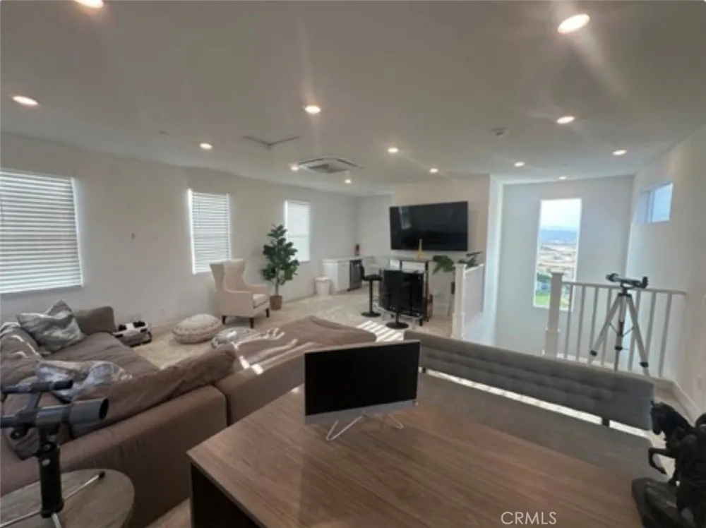 27148 Skyland Valencia, CA 91381