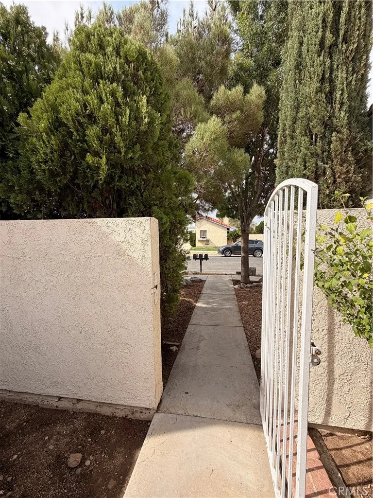 16241 Tokay Victorville, CA 92395