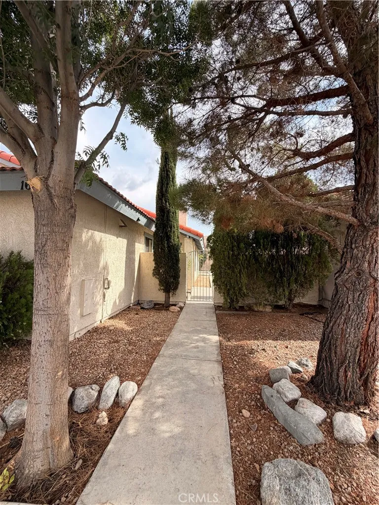 16241 Tokay Victorville, CA 92395