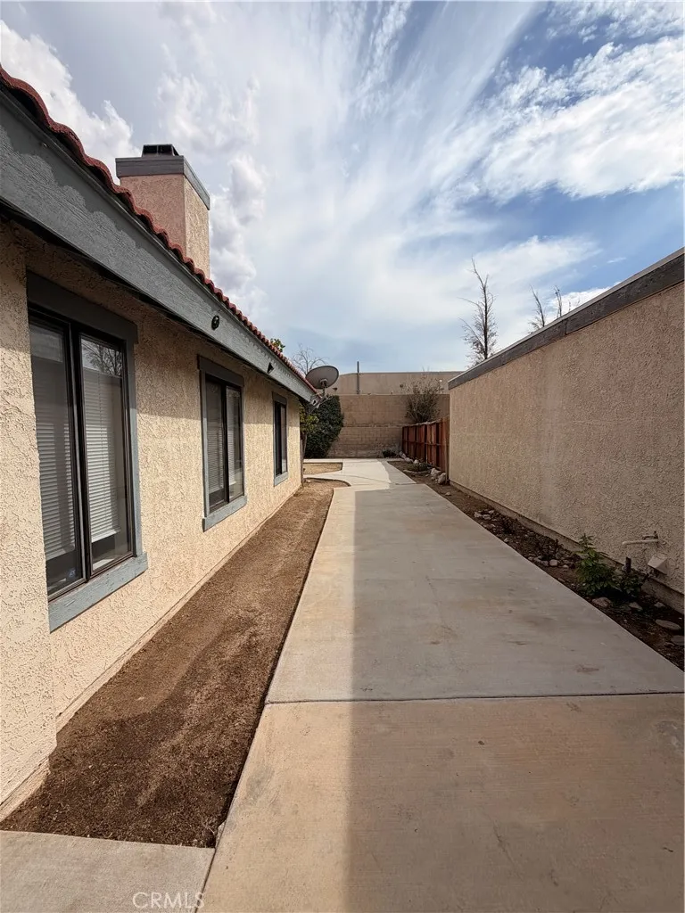 16241 Tokay Victorville, CA 92395