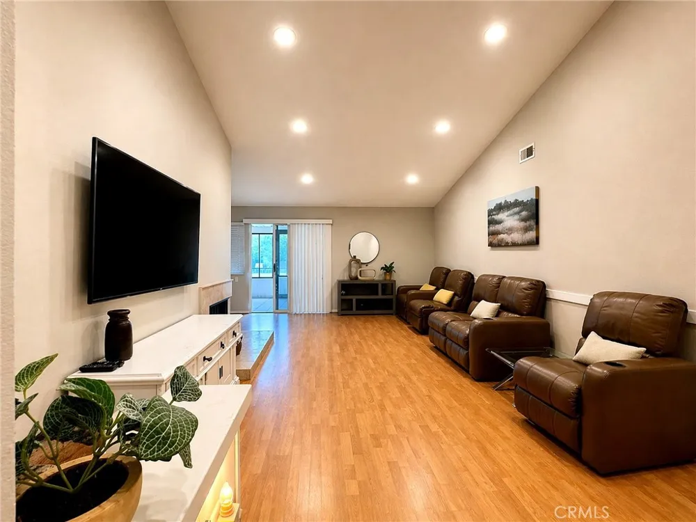 21100 Vintage Chatsworth, CA 91311
