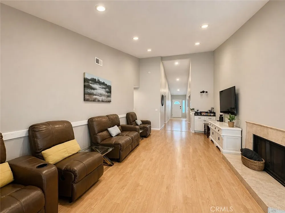 21100 Vintage Chatsworth, CA 91311