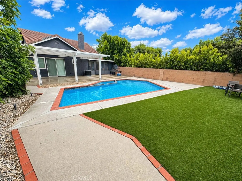 21100 Vintage Chatsworth, CA 91311